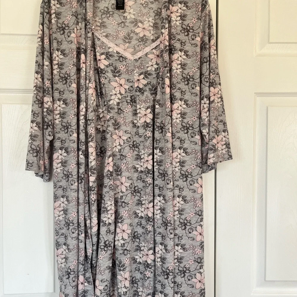 Rene Rofe Gray Pink Floral Pajama With Matching Robe